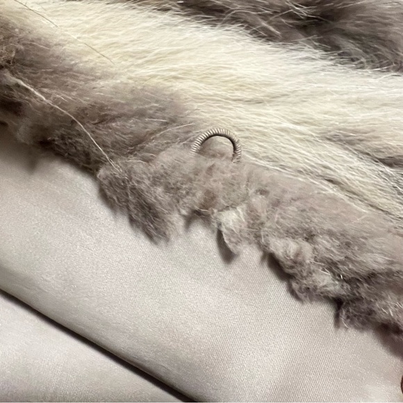 Rare GIVENCHY Coyote FUR COAT - Picture 5 of 10